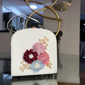 White and gold box bag